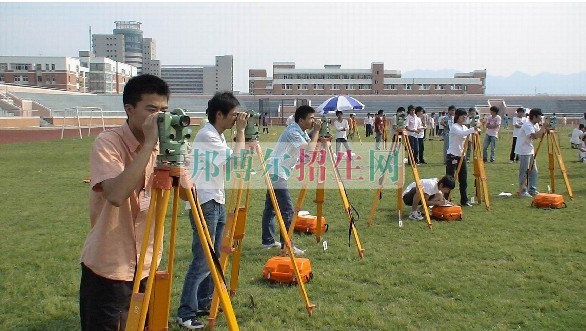 重慶建筑高級技工學(xué)校2016年報名條件、招生對象