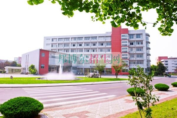 江蘇經貿職業(yè)技術學院是幾專