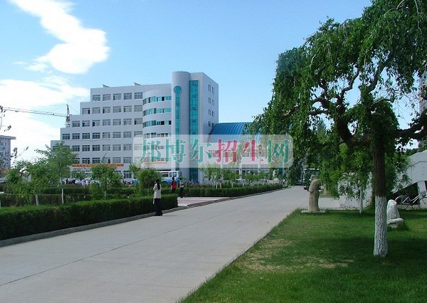 赤峰職業(yè)技術學院找身板聯(lián)系電話