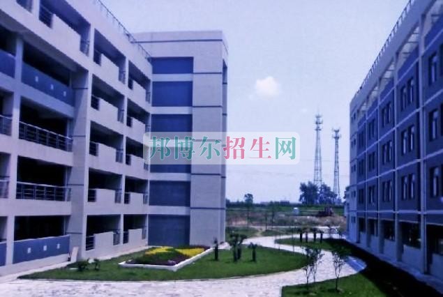 安徽工商職業(yè)學(xué)院招生辦聯(lián)系電話(huà)