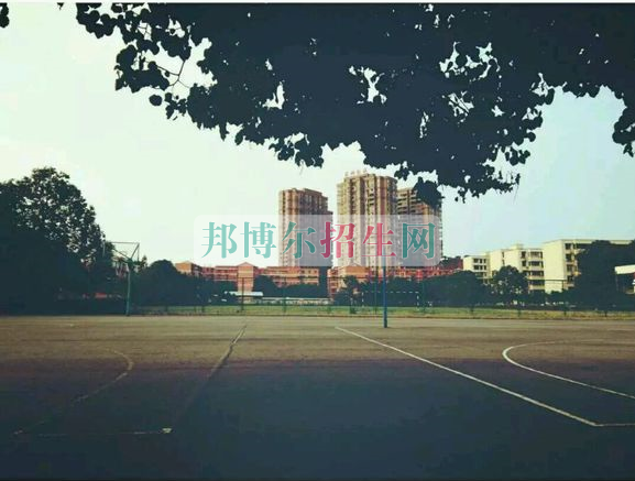 四川省信息通信學(xué)校2016年報(bào)名條件、招生對象