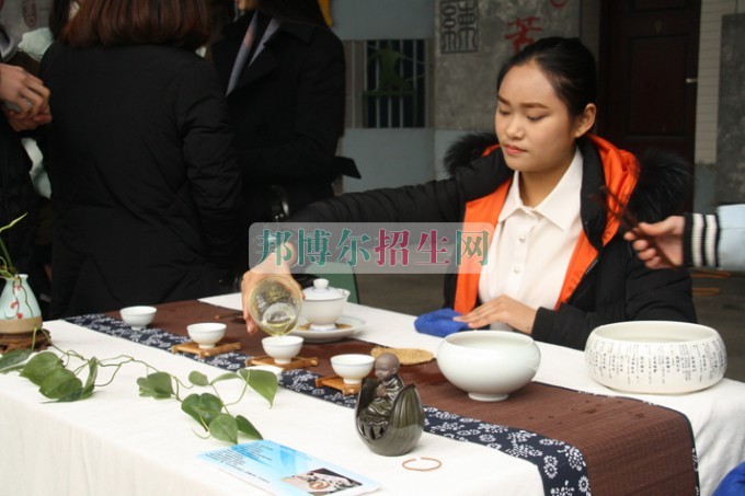 天府新區(qū)成人中等專業(yè)學(xué)校“美好新區(qū)，千年廣都”