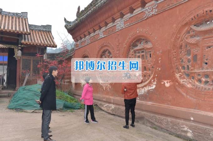 川南幼兒師范高等?？茖W(xué)校黨委書記羅慧帶隊考察孔子文化和校園文化