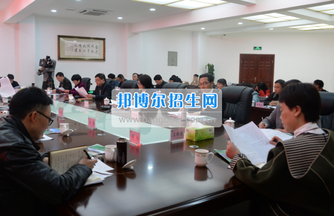 市委常委、宣傳部長潘梅到川南幼兒師范高等專科學(xué)校調(diào)研思想政治工作