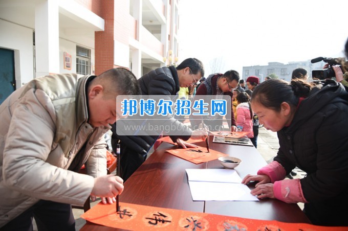 川北幼兒師范高等?？茖W(xué)校專楊曙光名師工作室走進(jìn)旺蒼特殊教育學(xué)校