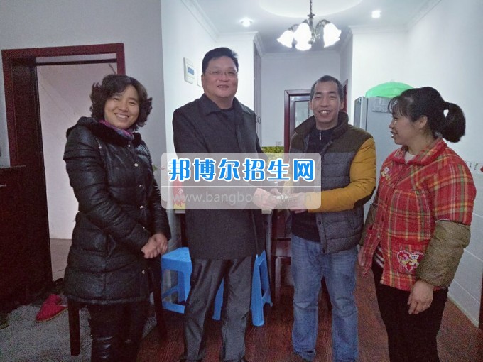 重慶航天職業(yè)技術(shù)學(xué)院關(guān)心學(xué)生生活、關(guān)注學(xué)生成長