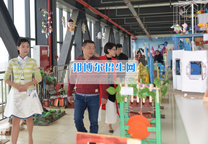 2017年西南科技大學(xué)黨委副書(shū)記張強(qiáng)一行到川南幼兒師范高等專(zhuān)科學(xué)?？疾? width=