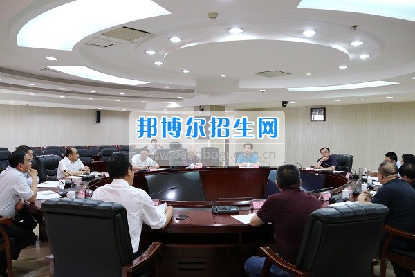 成都農(nóng)業(yè)科技職業(yè)學(xué)院領(lǐng)導(dǎo)帶隊(duì)赴簡(jiǎn)陽市調(diào)研精準(zhǔn)扶貧工作