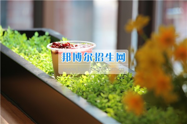 成都希望航空職業(yè)學(xué)校美味冷飲大曝光！據(jù)說，正數(shù)第三的是同學(xué)們最喜愛的冷飲！