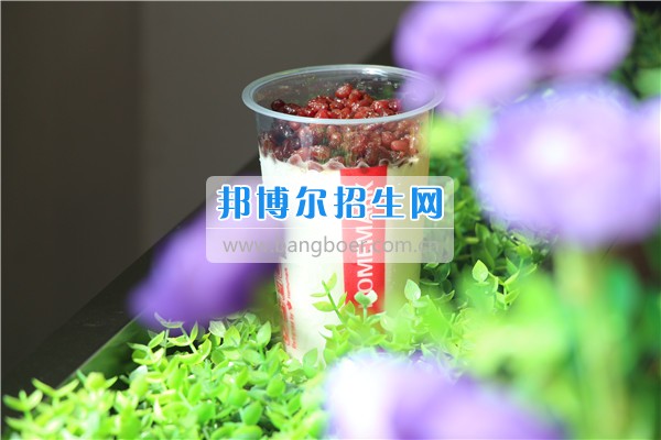 成都希望航空職業(yè)學(xué)校美味冷飲大曝光！據(jù)說，正數(shù)第三的是同學(xué)們最喜愛的冷飲！