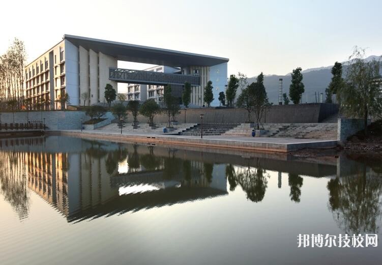 重慶農(nóng)業(yè)機(jī)械化學(xué)校怎么樣、好不好