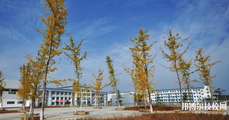 銅仁交通學(xué)校2020年學(xué)費、收費多少