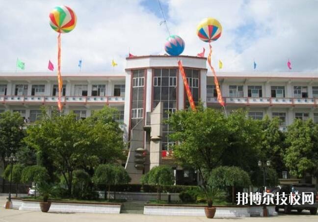 畢節(jié)財(cái)貿(mào)學(xué)校2020年報(bào)名條件、招生要求、招生對(duì)象