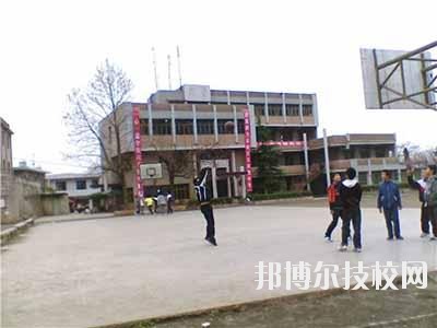 貴州龍里中等職業(yè)學(xué)校2020年報名條件、招生要求、招生對象