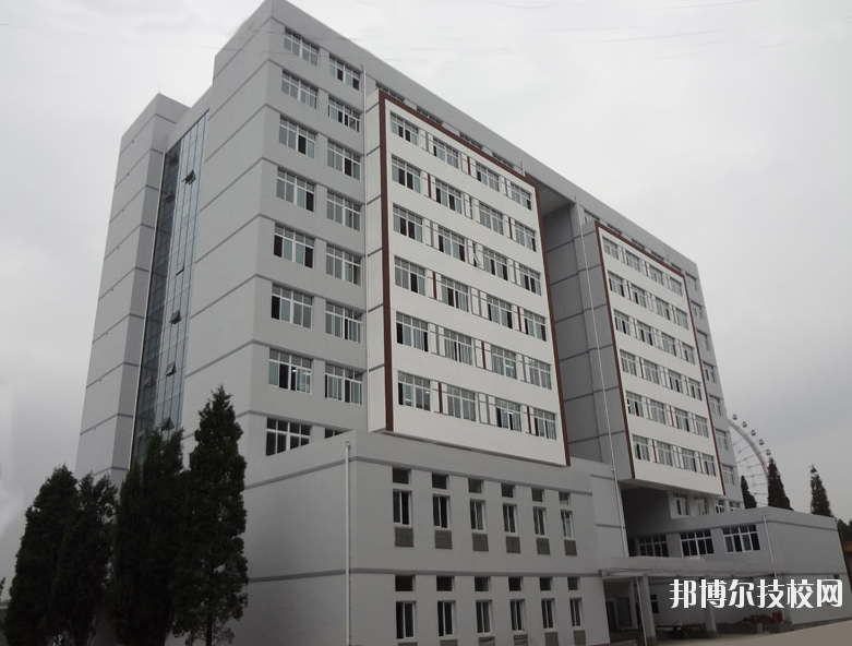 貴陽白云職業(yè)技術學校2020年報名條件、招生要求、招生對象