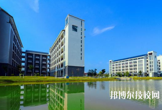 河源衛(wèi)生學校2020年報名條件、招生要求、招生對象