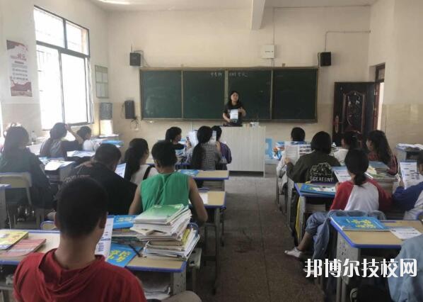 安順機(jī)械工業(yè)學(xué)校2020年報(bào)名條件、招生要求、招生對(duì)象