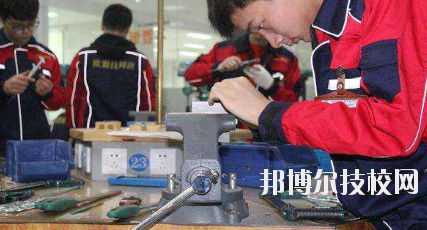 蘭州電子工業(yè)學校2020年學費、收費多少