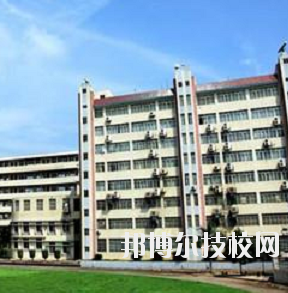 重慶航運(yùn)旅游學(xué)校2020年報(bào)名條件、招生要求、招生對象
