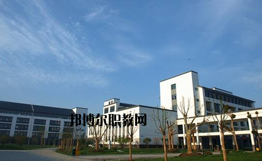 蘇州吳中技工學校2020年報名條件、招生要求、招生對象