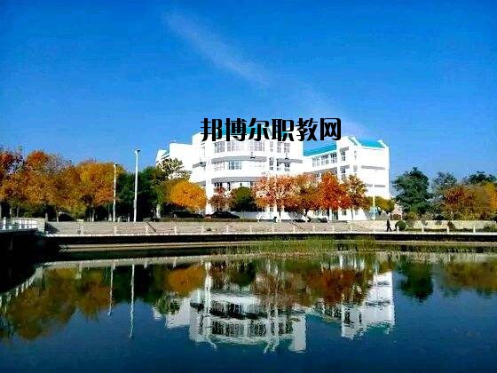 利川民族中等職業(yè)技術(shù)學(xué)校2020年報(bào)名條件、招生要求、招生對(duì)象