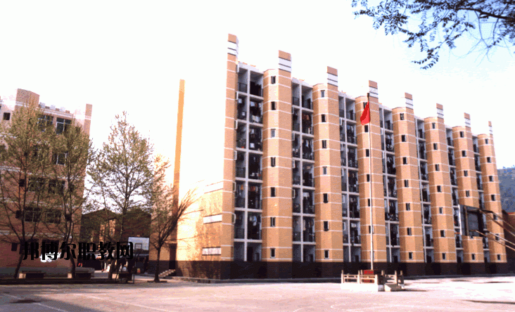 達州風(fēng)華職業(yè)技術(shù)學(xué)校2020年報名條件、招生要求、招生對象
