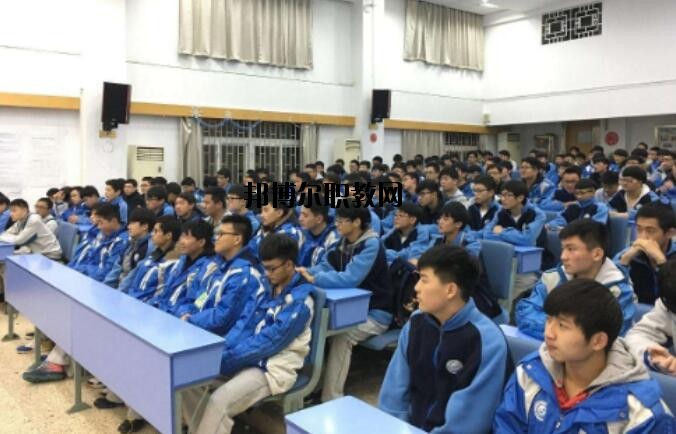 貴州銅仁玉昆中等專業(yè)學校2020年報名條件、招生要求、招生對象