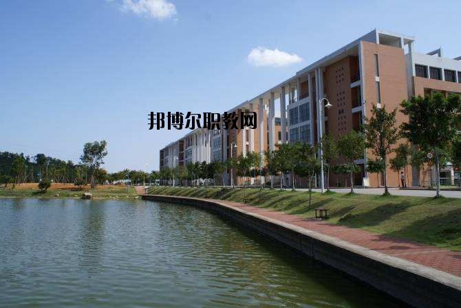 英山理工中等專業(yè)學校怎么樣、好不好