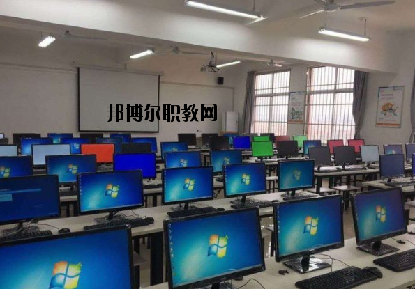 安義職業(yè)技術(shù)學(xué)校2020年報名條件、招生要求、招生對象