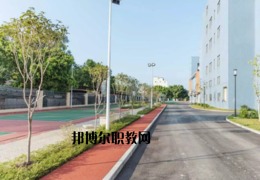 廣東華文航空藝術(shù)職業(yè)學(xué)校2020年報(bào)名條件、招生要求、招生對(duì)象