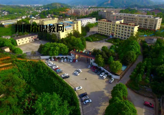 萍鄉(xiāng)工業(yè)中等專業(yè)學(xué)校怎么樣、好不好