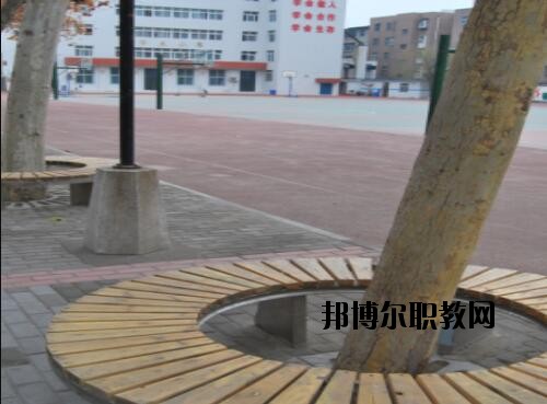 鄭州經(jīng)濟貿(mào)易學(xué)校2021年有那些專業(yè)