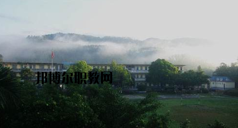 東興中等職業(yè)技術(shù)學(xué)校2020年報(bào)名條件、招生要求、招生對(duì)象 