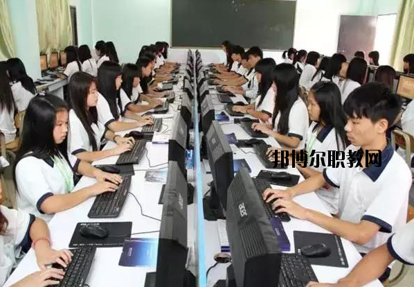 肇慶高要技工學(xué)校2020年報名條件、招生要求、招生對象