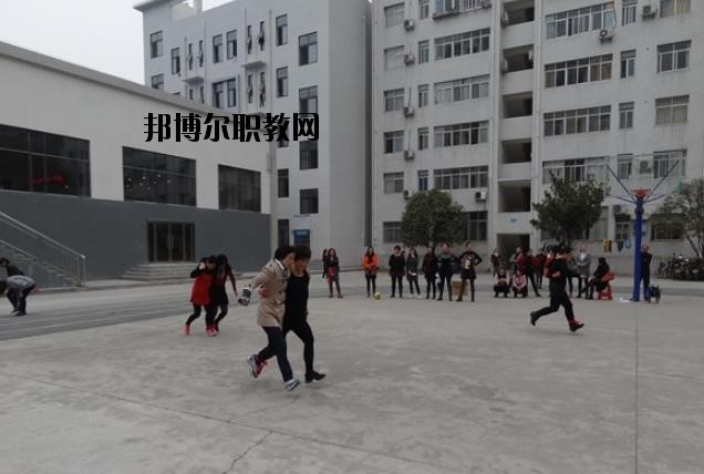 ?？德毥讨行膶W(xué)校怎么樣、好不好
