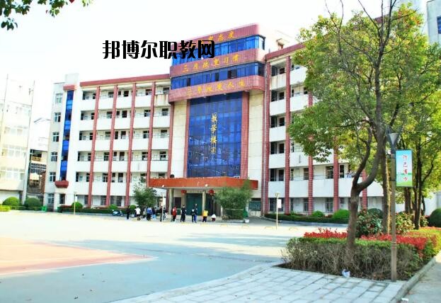 孝感工業(yè)學(xué)校2020年報名條件、招生要求、招生對象
