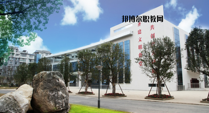 四川服裝藝術(shù)學(xué)校2020年報(bào)名條件、招生要求、招生對(duì)象