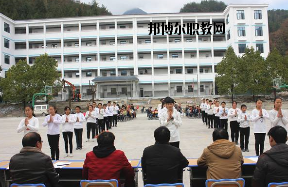 興山職業(yè)教育中心2020年報(bào)名條件、招生要求、招生對(duì)象