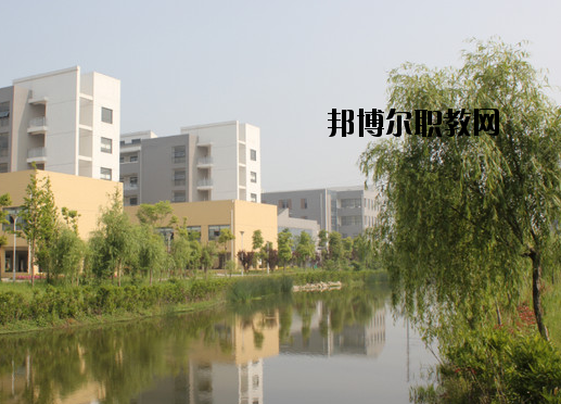 蕪湖師范學(xué)校2020年報(bào)名條件、招生要求、招生對象
