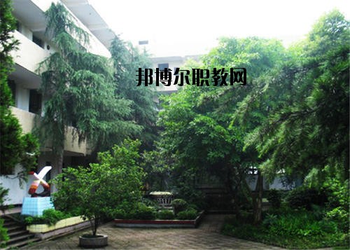 內(nèi)江求是職業(yè)技術(shù)學(xué)校2020年報(bào)名條件、招生要求、招生對(duì)象