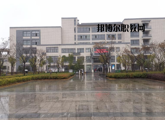 合肥工業(yè)學(xué)校2020年報(bào)名條件、招生要求、招生對(duì)象