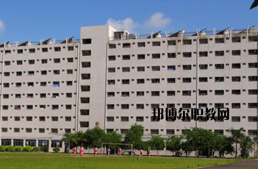廣東輕工業(yè)技師學(xué)院2020年報名條件、招生要求、招生對象
