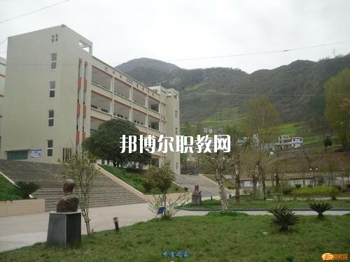 西昌交通技工學(xué)校2020年報(bào)名條件、招生要求、招生對(duì)象