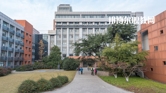 臨夏州民族學校2020年報名條件、招生要求、招生對象