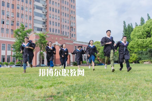 深圳市新鵬職業(yè)高級中學(xué)020年報(bào)名條件、招生要求、招生對象
