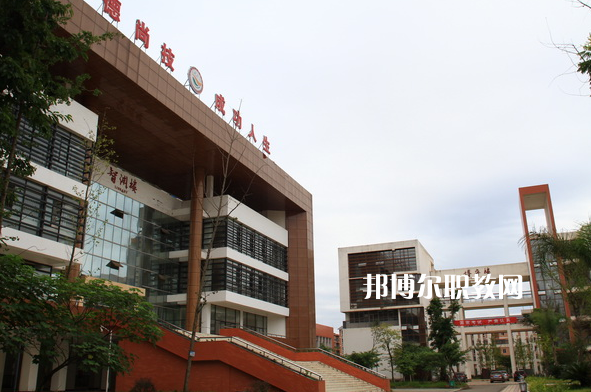 重慶開縣巨龍中等職業(yè)技術(shù)學(xué)校2021年報名條件、招生要求、招生對象