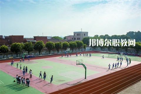 四川服裝藝術(shù)學(xué)校2021年招生錄取分數(shù)線