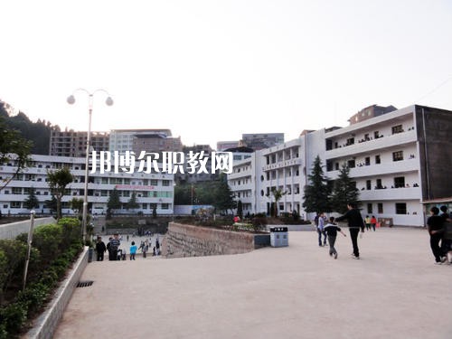 通?？h職業(yè)高級(jí)中學(xué)2021年招生錄取分?jǐn)?shù)線