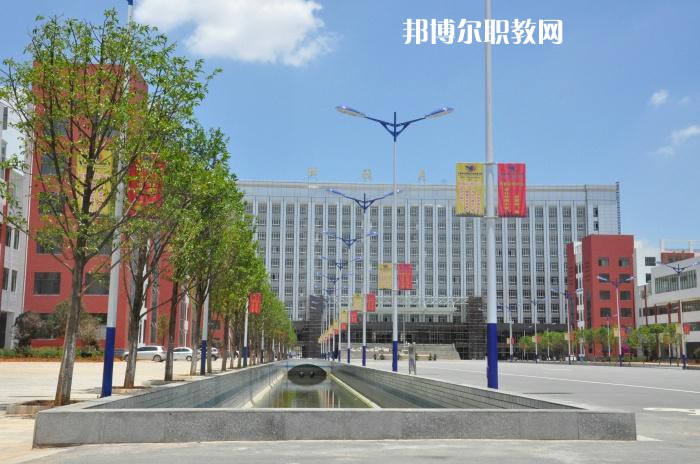 昆明醫(yī)藥職業(yè)技術學校2021年報名條件、招生要求、招生對象
