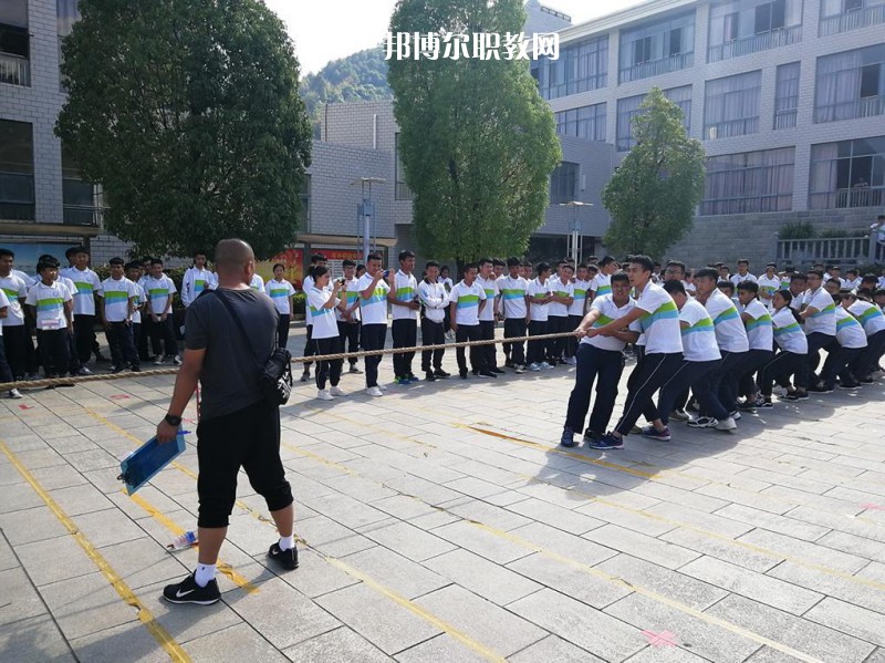 臨滄財貿(mào)學(xué)校2021年報名條件、招生要求、招生對象